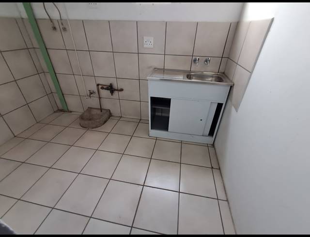 450M² WORKSHOP TO LET IN DUNCANVILLE